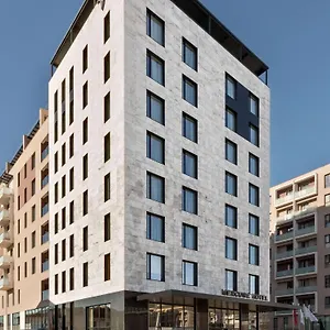 mercure.hotels-in-tirana.com/